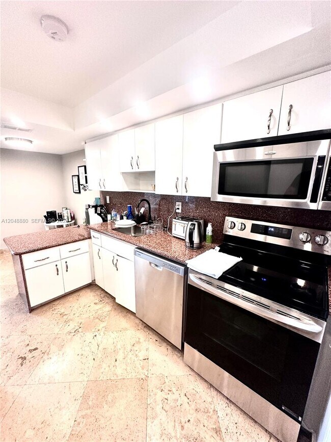 Foto del edificio - 18021 Biscayne Blvd