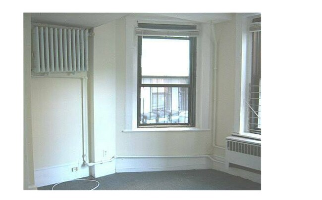 Building Photo - 471 Commonwealth Ave