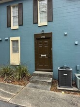 Building Photo - 1726 NE 3rd St