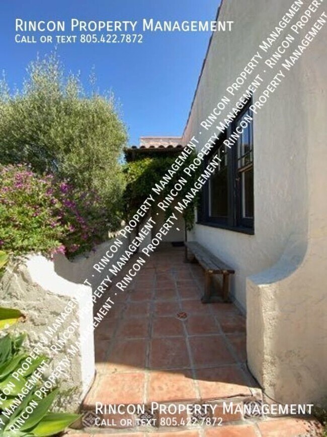 Building Photo - Gorgeous Mid Town Ventura Home For Rent  *...