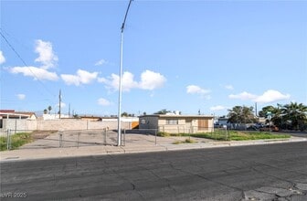 Building Photo - 1604 Ardmore St