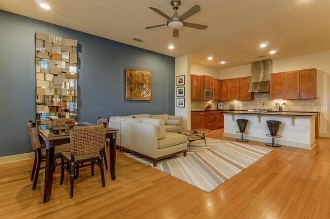 Foto del edificio - 2520 Bluebonnet Ln