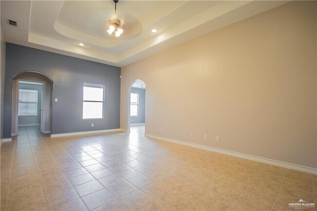 Building Photo - 4612 Sandpiper Ave