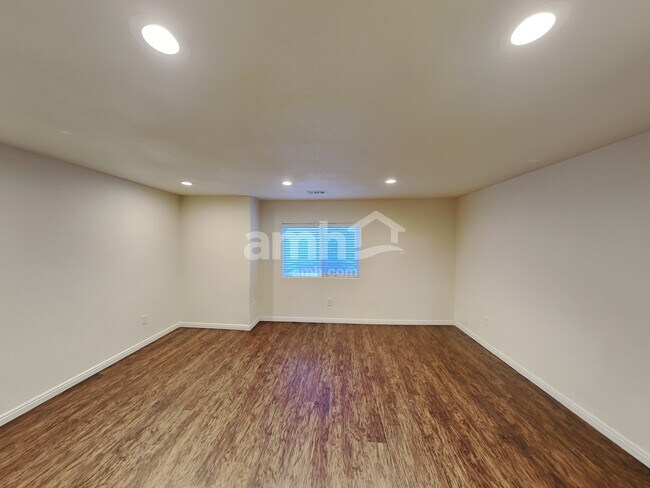 Foto del edificio - 2362 S 50 E