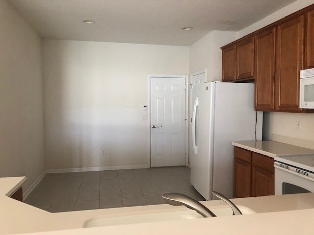 Building Photo - 8395 Cannonwood Ln