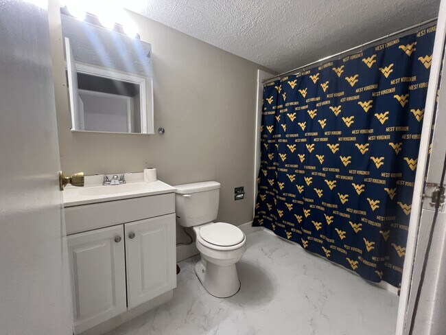 Foto del edificio - 143 Bradley St