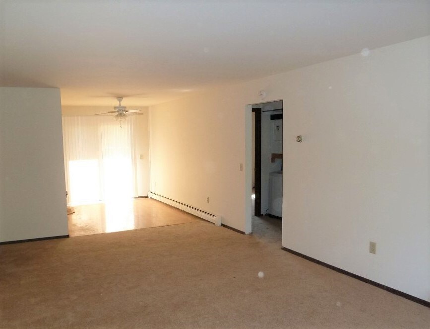 Primary Photo - 2425 Chalet Gardens Ct