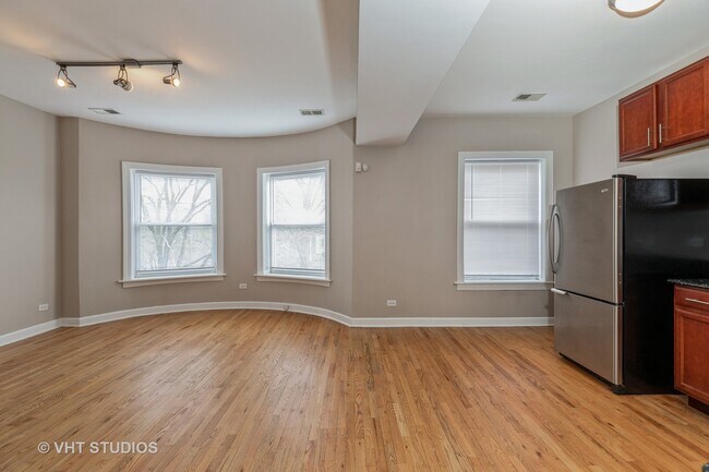 Building Photo - 509 E 44th St