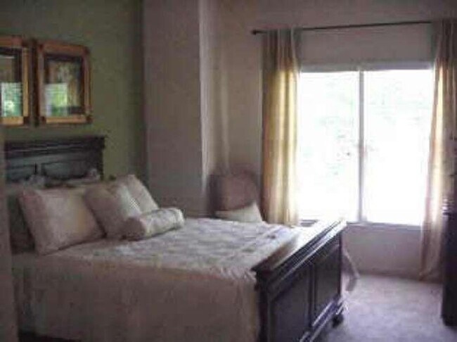 Foto del edificio - 402 Wade Creek Rd
