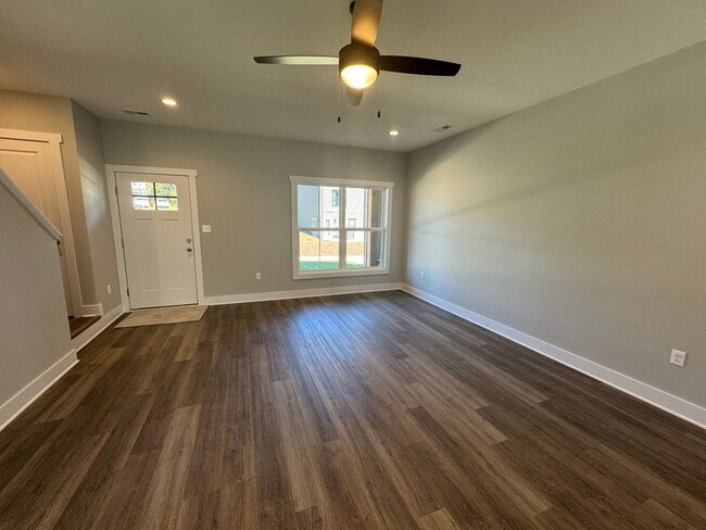 Building Photo - Sunburst Villa Luxury Townhouse WITH BASEMENT