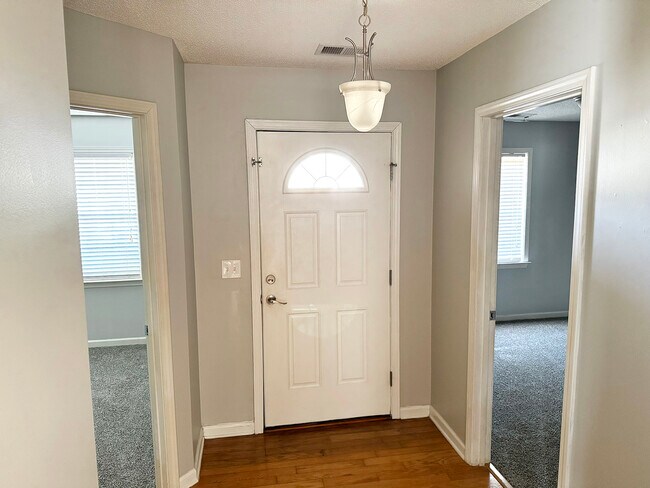 Foto del edificio - 1005 Dayton Ct