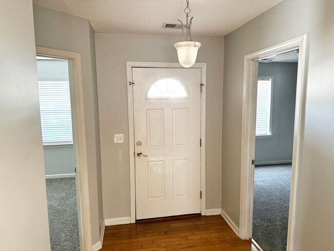 Photo - 1005 Dayton Ct House