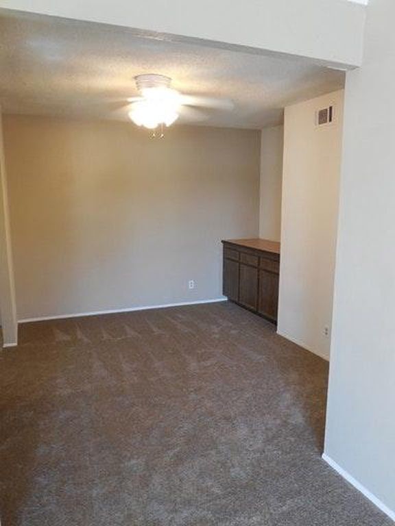 Building Photo - 520 Myrtlewood Ct