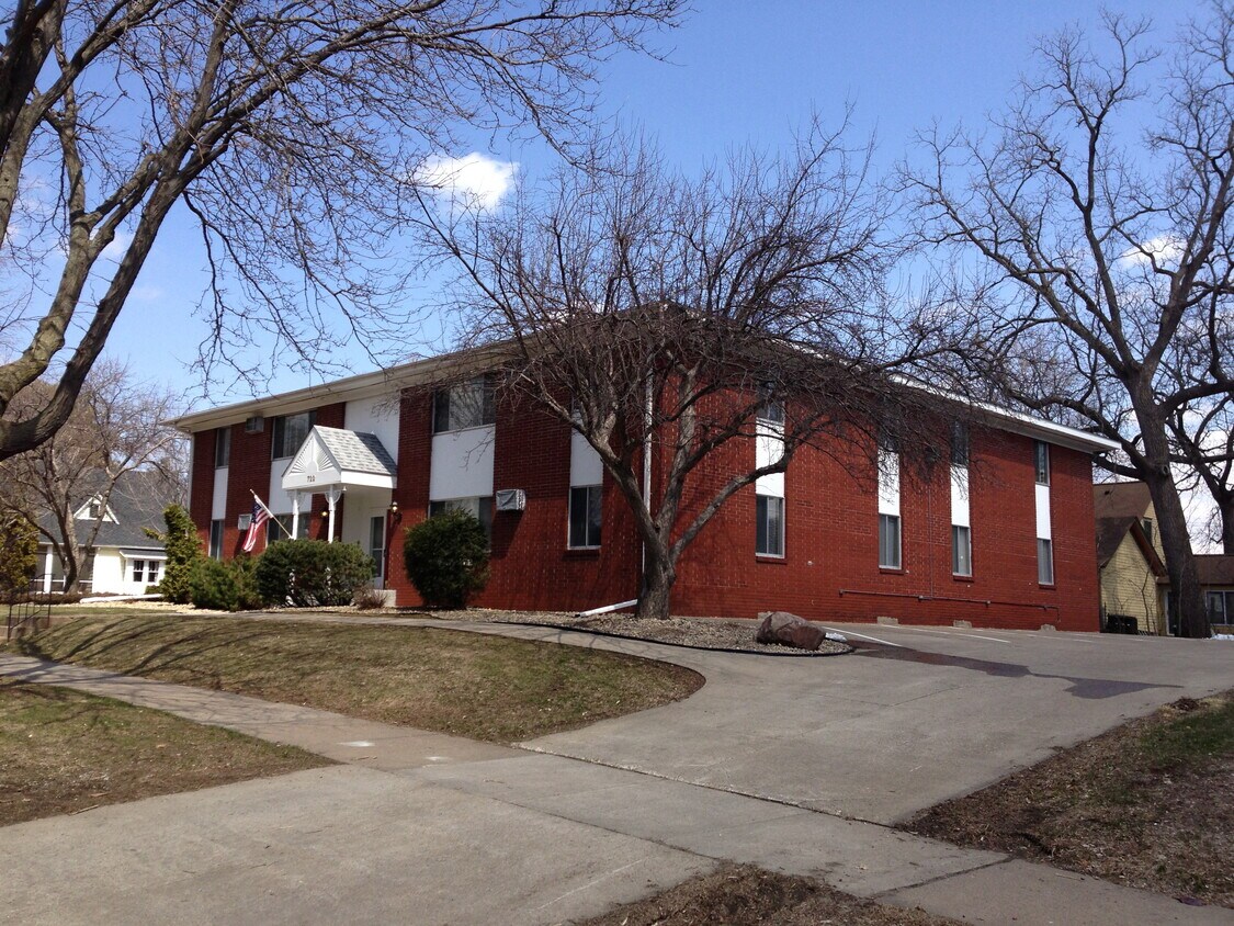 Third Street view - 722 3rd St