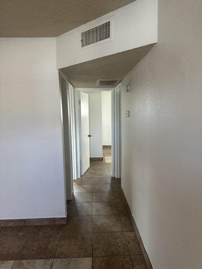 Foto del edificio - 2321 Ellis St