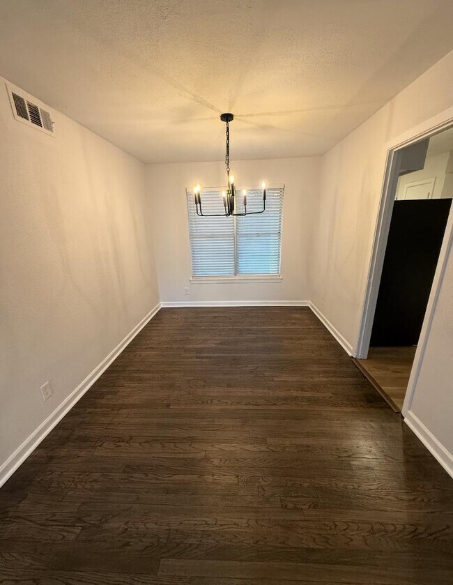 Foto del edificio - 146 Doolittle Dr