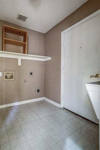 Foto del edificio - 5717 Belle Chasse Ln