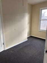 Building Photo - 32 Hillman St