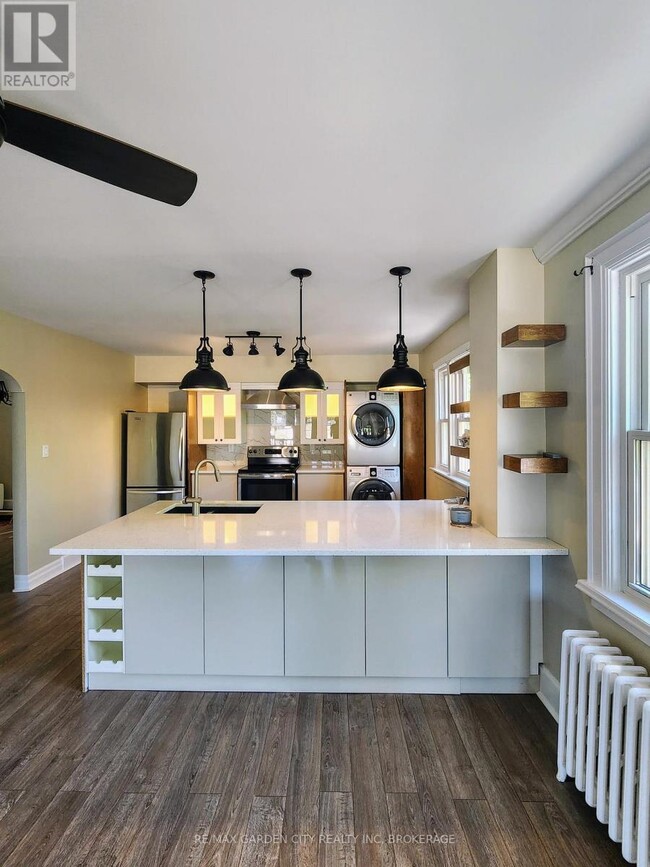 Building Photo - 75 Thomas St