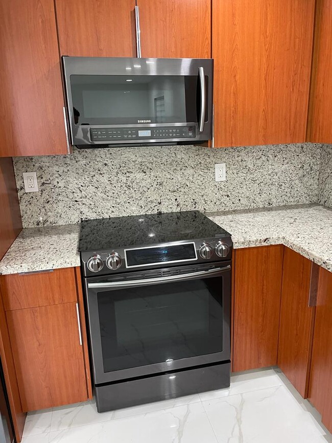 Building Photo - 10481 SW 151st Ter