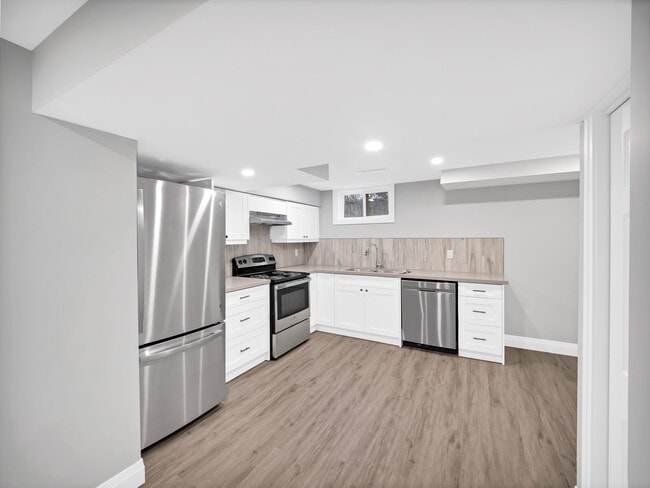 Building Photo - 401 Bunting Rd