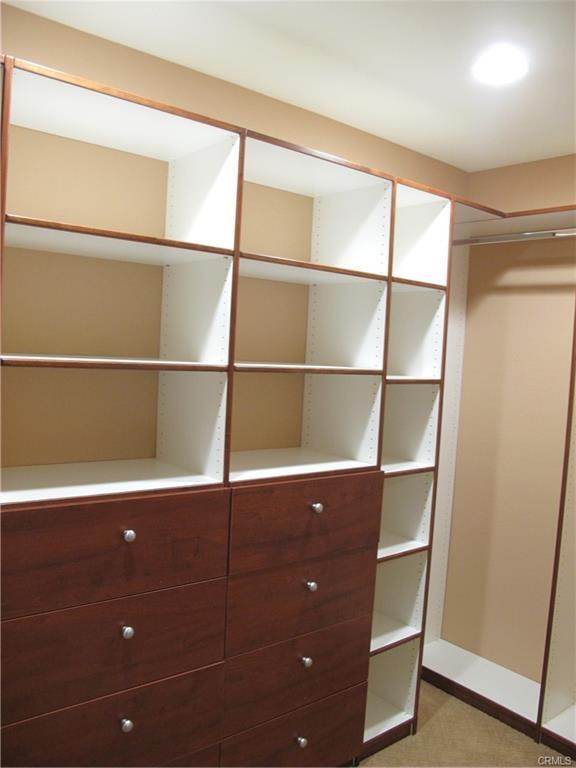 Building Photo - 32 Roycroft