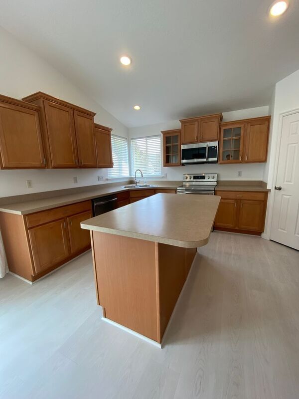 Building Photo - 3720 Cranberry Loop