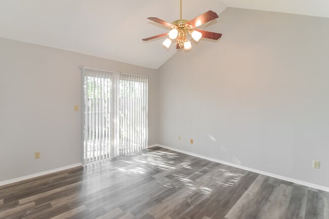 Building Photo - 6001 Neill Dr