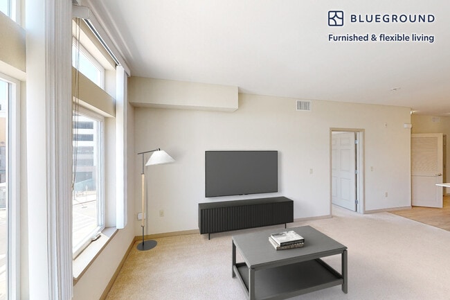 Foto del edificio - 5200 Iron Horse Pkwy