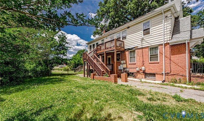 Building Photo - 1022 W 48th St