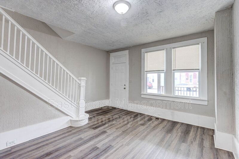 Foto principal - 1303 Poplar Grove St