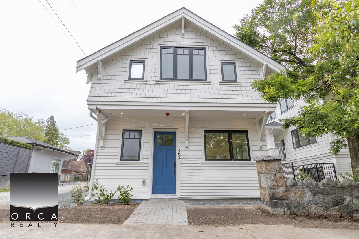 Primary Photo - 5260 Larch St