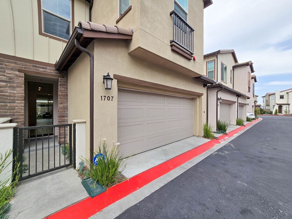 Primary Photo - Highly upgraded townhome in Carlsbad