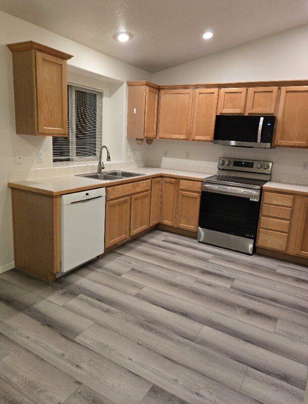 Building Photo - 7630 Cedarbrook Dr