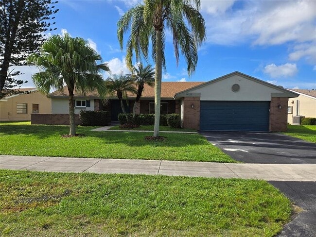 Foto del edificio - 14720 Highland Springs Ct