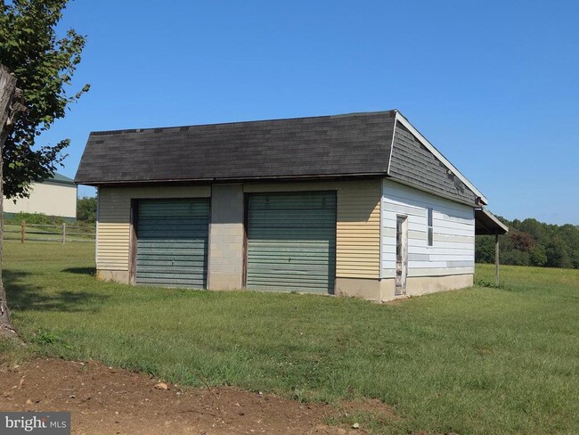 Foto del edificio - 2264 Blue Ball Rd
