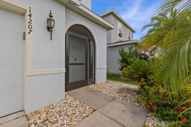 Building Photo - Spacious Riverview Rental in South Fork Lakes with Oversized Screened Patio & 2-Car Garage