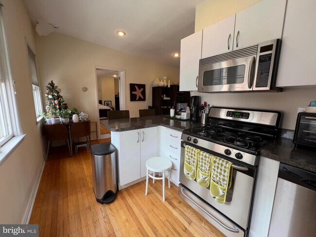 Foto del edificio - 1524 Waverly St