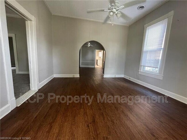Building Photo - 415 N 21st St