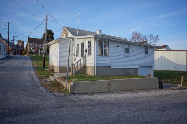 Building Photo - 680 State St.