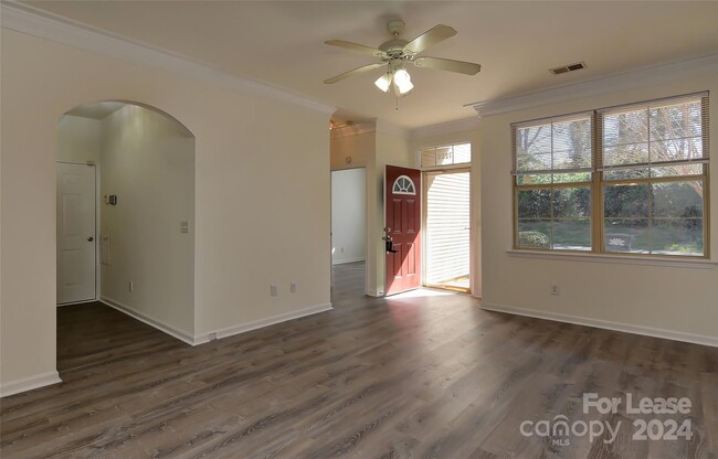 Building Photo - 7208 Michaels Landing Dr