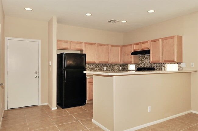 Building Photo - 616 Summit Valley Ln