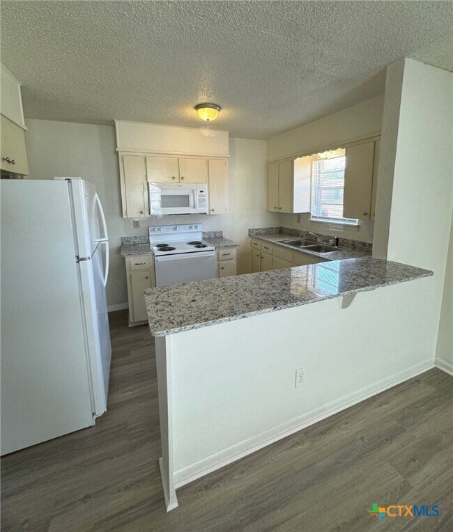 Foto del edificio - 604 Sunset Ln