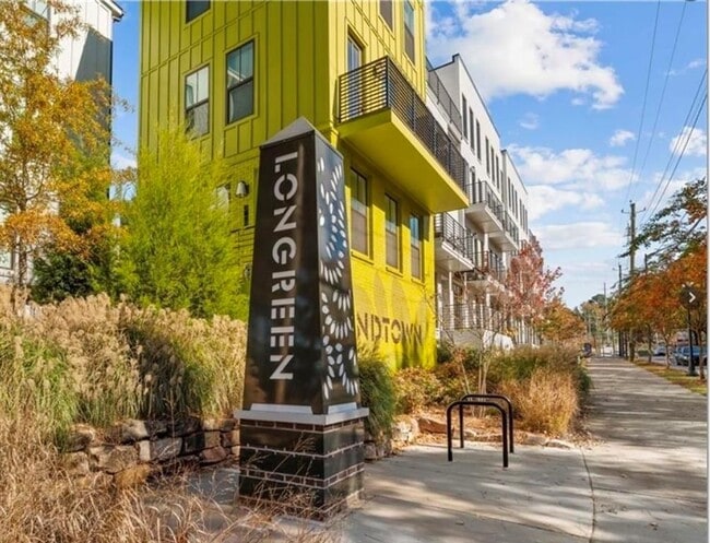 Building Photo - 1294 Longreen Ter NW