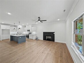 Building Photo - 25 Sheffield Dr