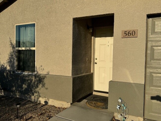 Foto del edificio - 3BR 2BA Home 1 BLOCK FROM COLORADO RIVER-N...