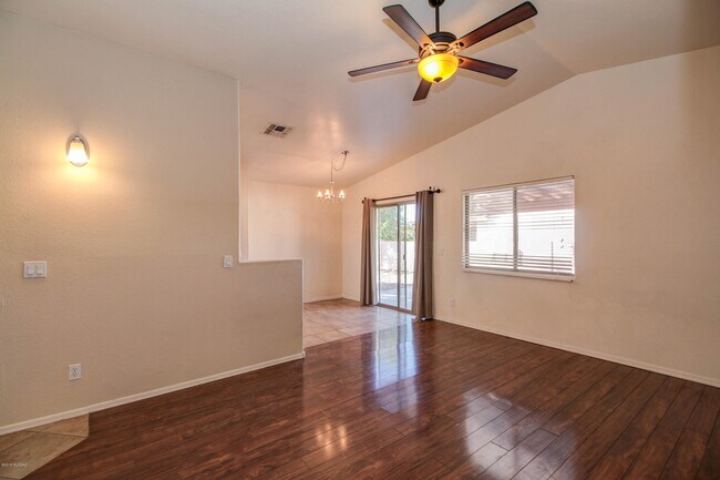 Foto del edificio - 6622 W Wenden Way