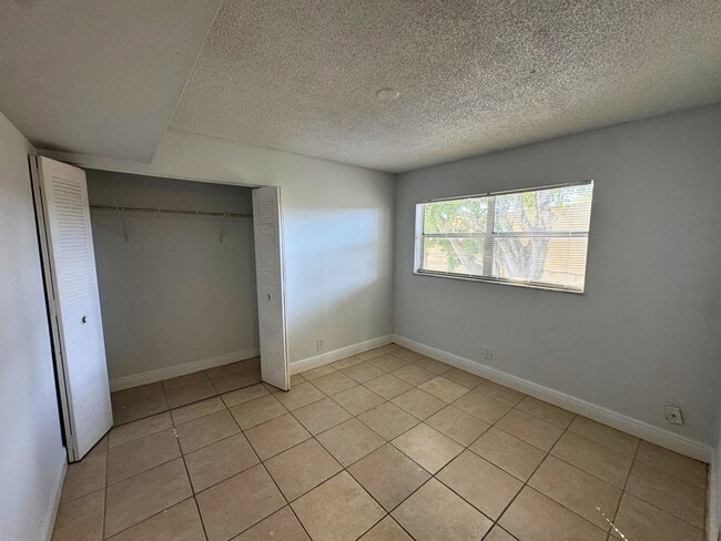 Foto del edificio - 4459 Treehouse Ln