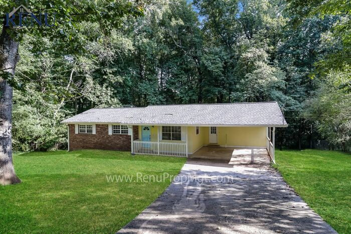 Primary Photo - Holiday Special: 1/2 off your first month!...