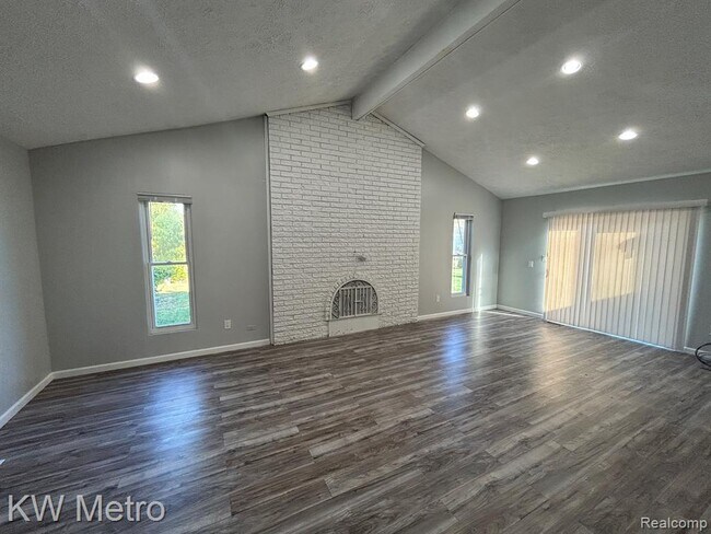 Building Photo - 35526 Indigo Dr